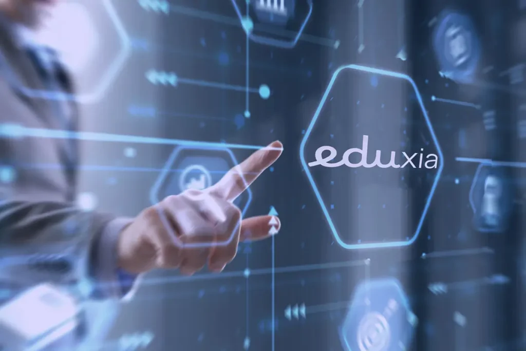 EduXia_Office_4 Interfaccia tecnologica con logo Eduxia che rappresenta una piattaforma digitale per formazione e innovazione educativa